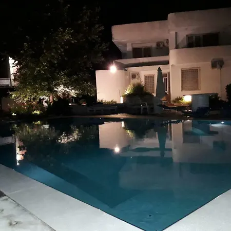 Gasthuis Borgo La Pineta Carmiano (Apulia)