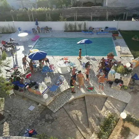 Borgo La Pineta Guest house *