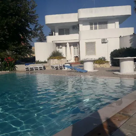 Borgo La Pineta Guest house *